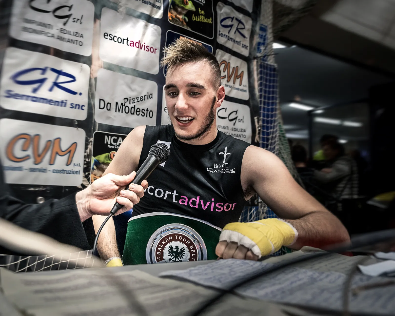 Alex Scialino colpisce ancora… per beneficenza