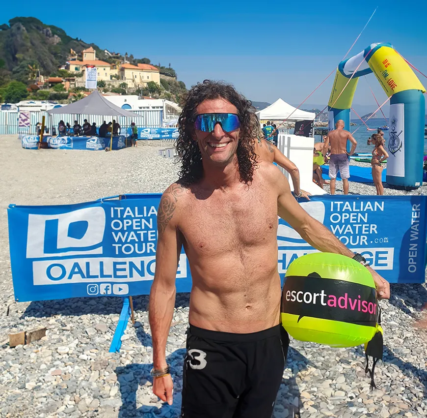 Anelli "controcorrente" all'Open Water di Noli