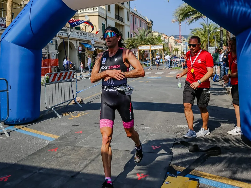 Francesco Anelli a Pietra Ligure di corsa per la ricerca