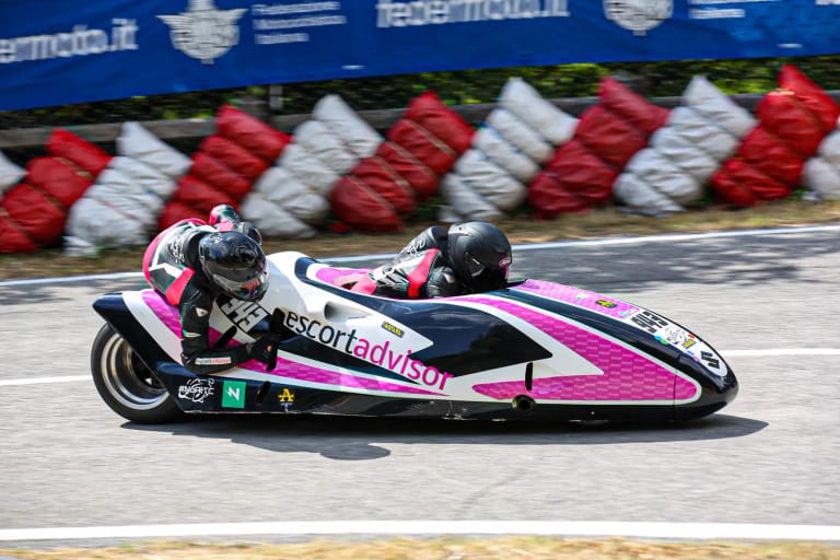 NoAlTC: primo titolo dell'anno con il sidecar di Loris e Simone