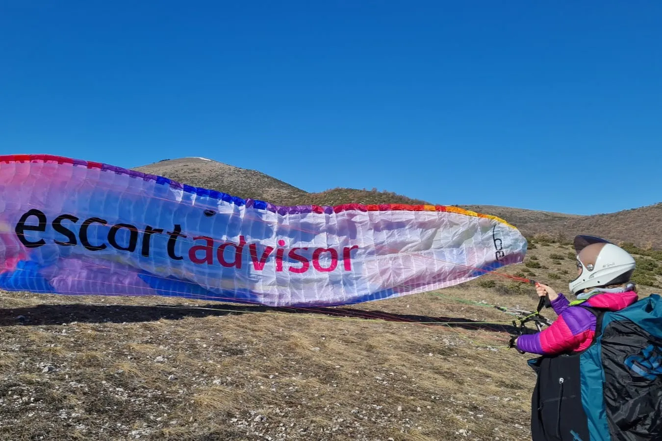 Eleonora Mancini, primo volo con vela Escort Advisor