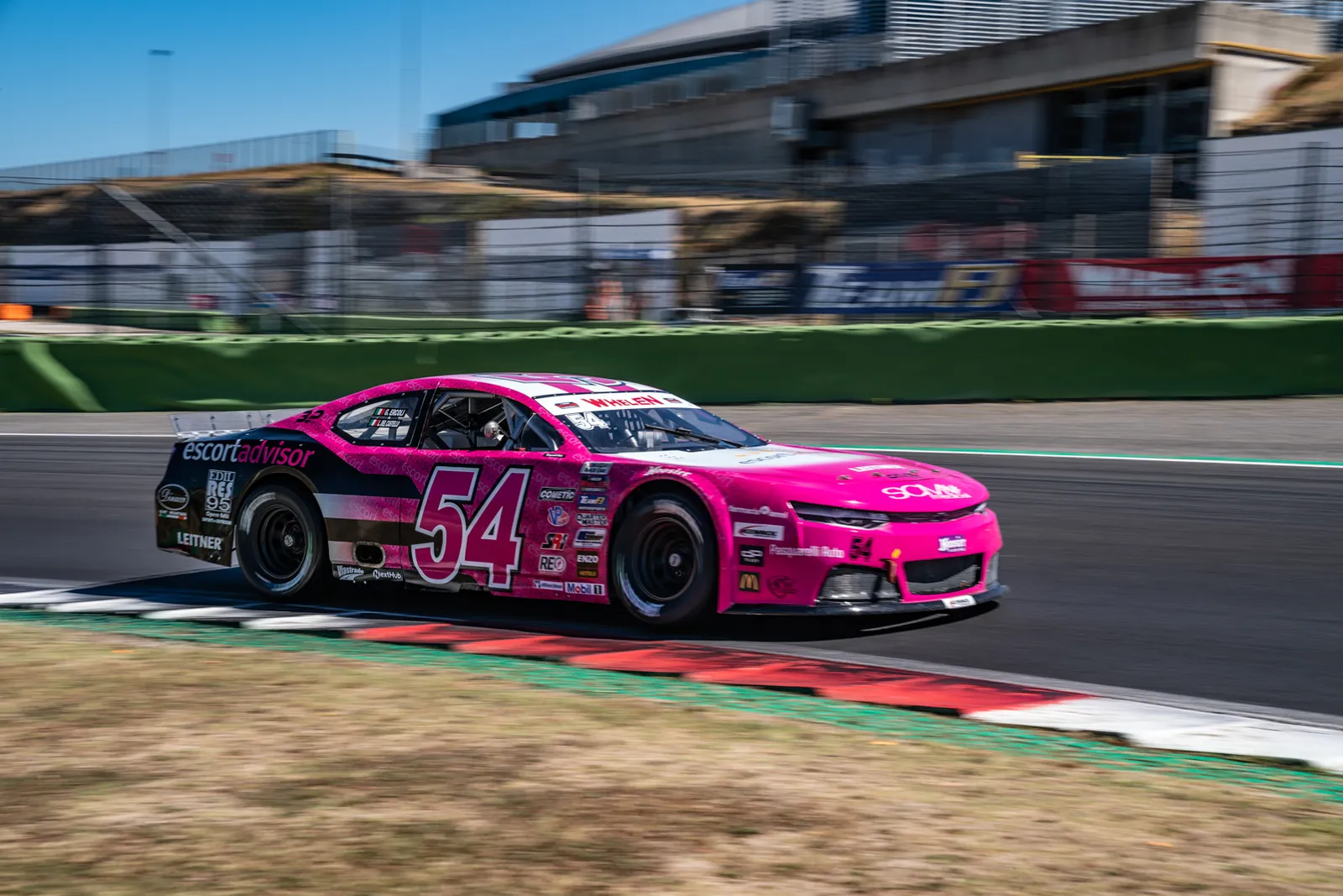 EuroNASCAR, Ercoli trionfa a Vallelunga